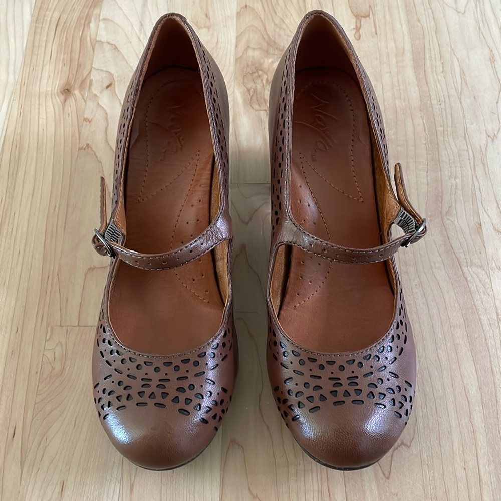 Naya Castalia Mary Jane shoe